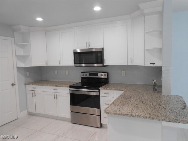 Building Photo - 601 Clayton Ave