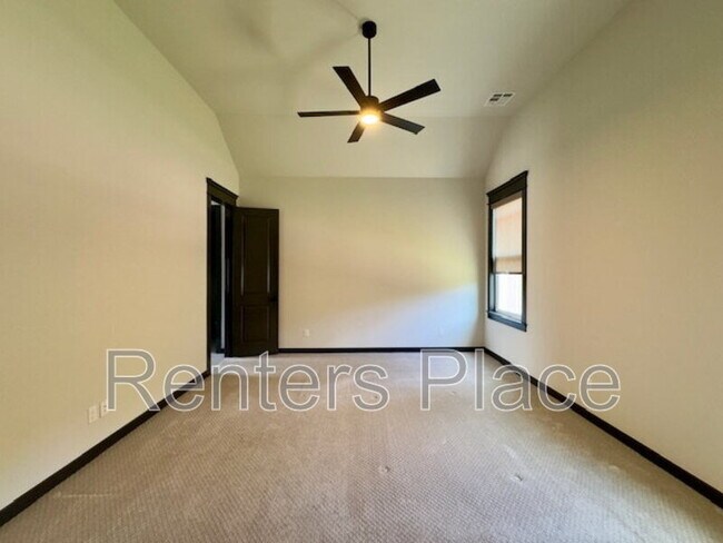 Building Photo - 10315 S Gary Pl