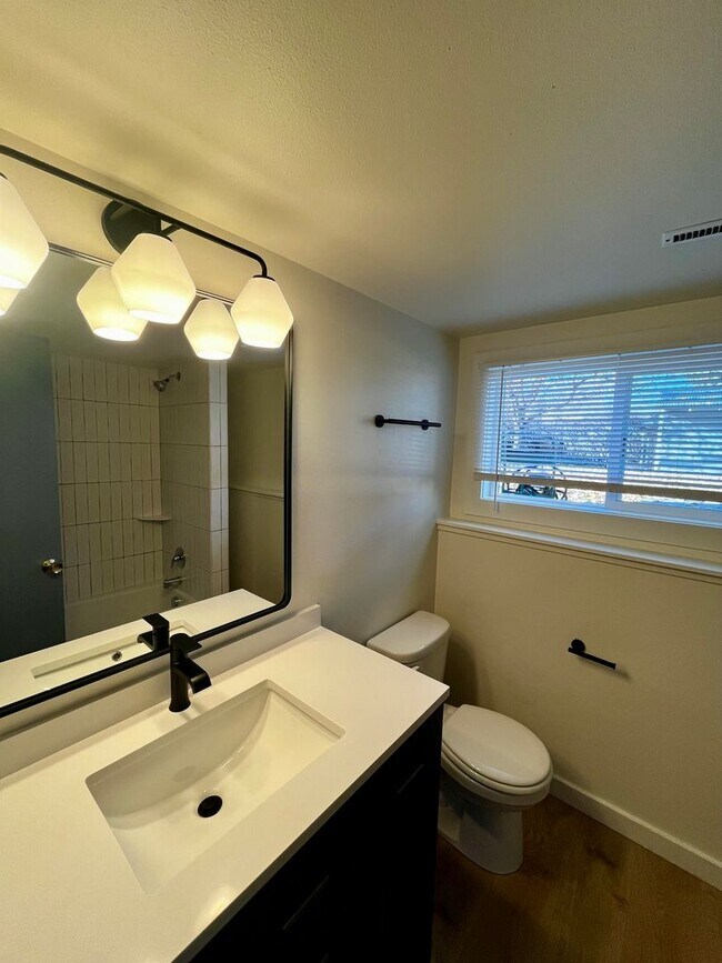 Building Photo - Fully Renovated 4-Bedroom Home, Plus an Office in Prime Bozeman Location