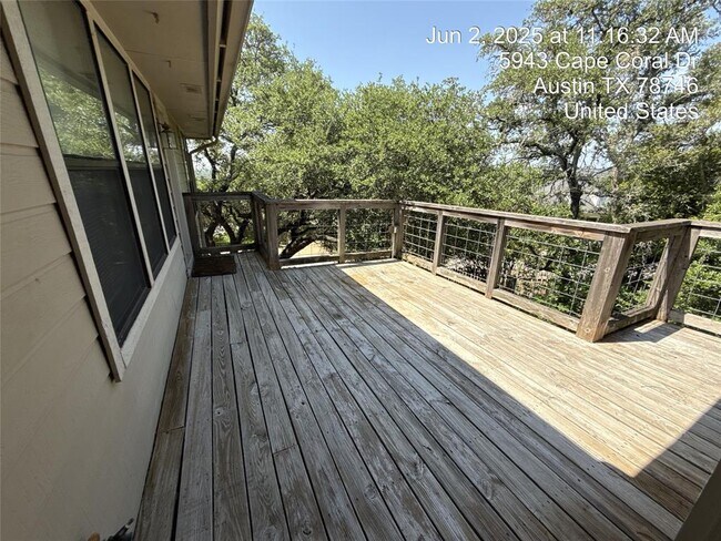 Building Photo - 5943 Cape Coral Dr