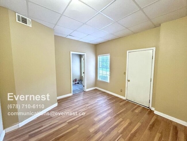 Building Photo - 3110 Glen Knolls Ct