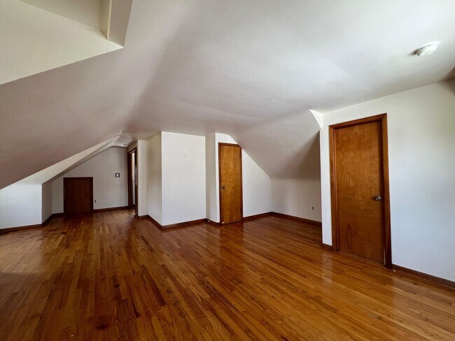 Building Photo - 1780 E 230th St