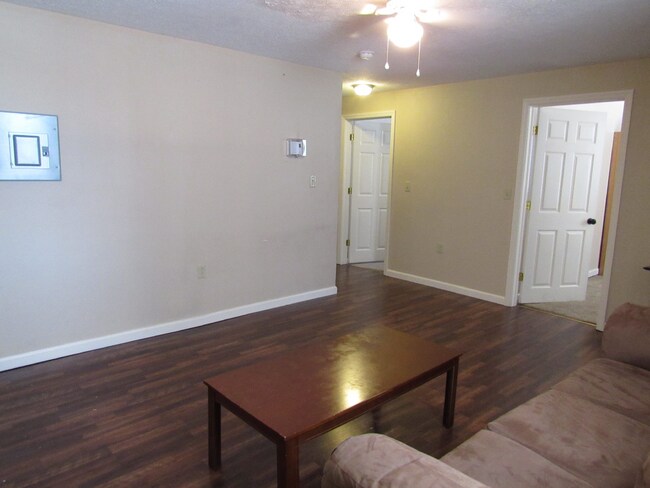 Building Photo - 1100 RES