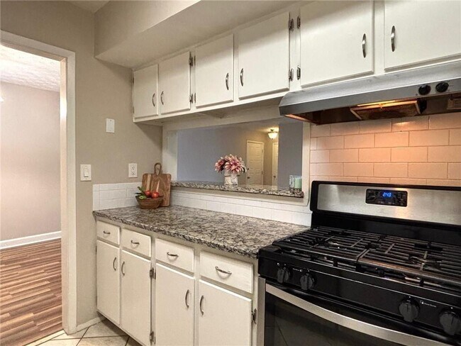 Building Photo - 1011 Dunbar Dr