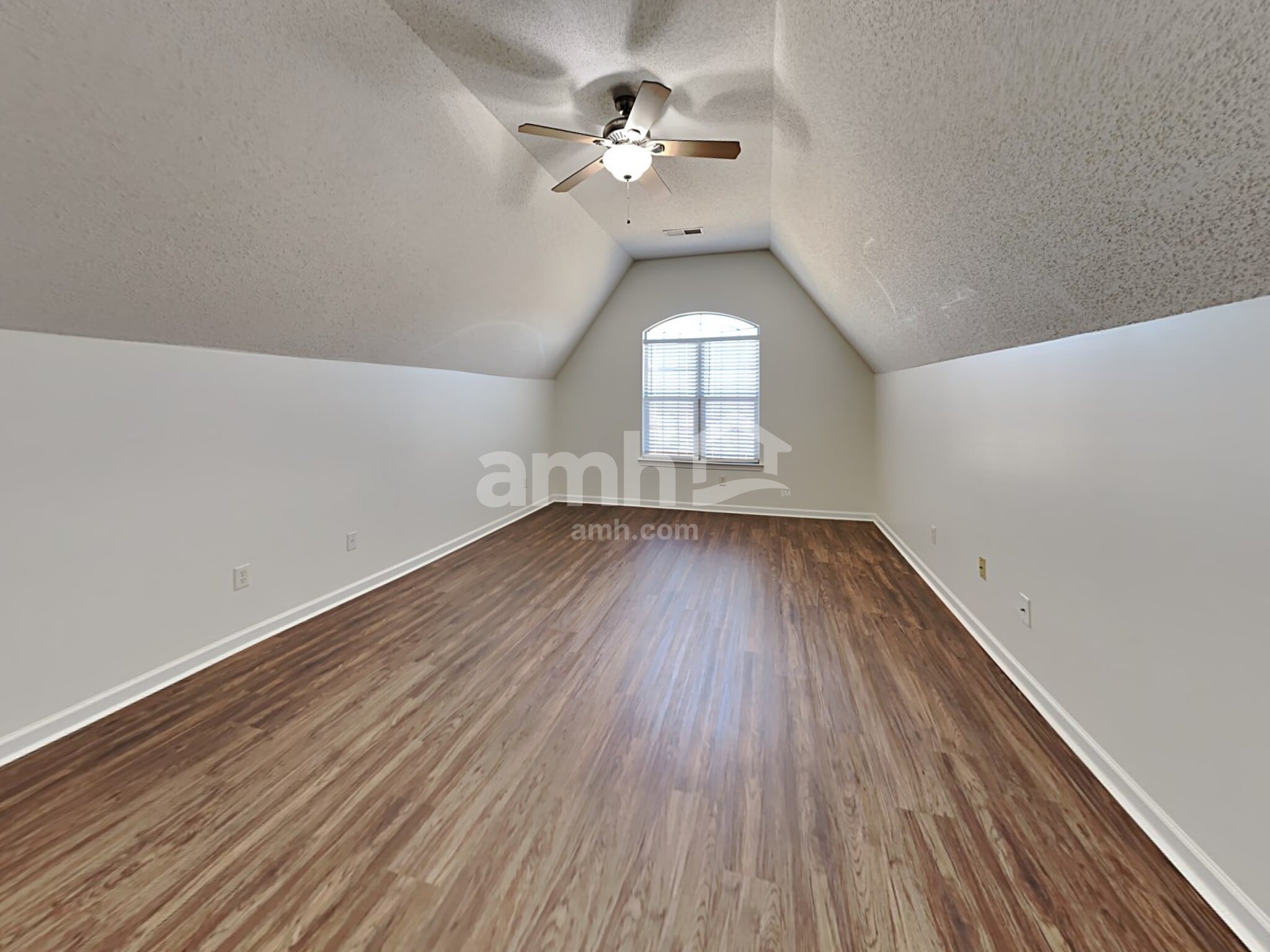 Building Photo - 1673 Farkleberry Dr