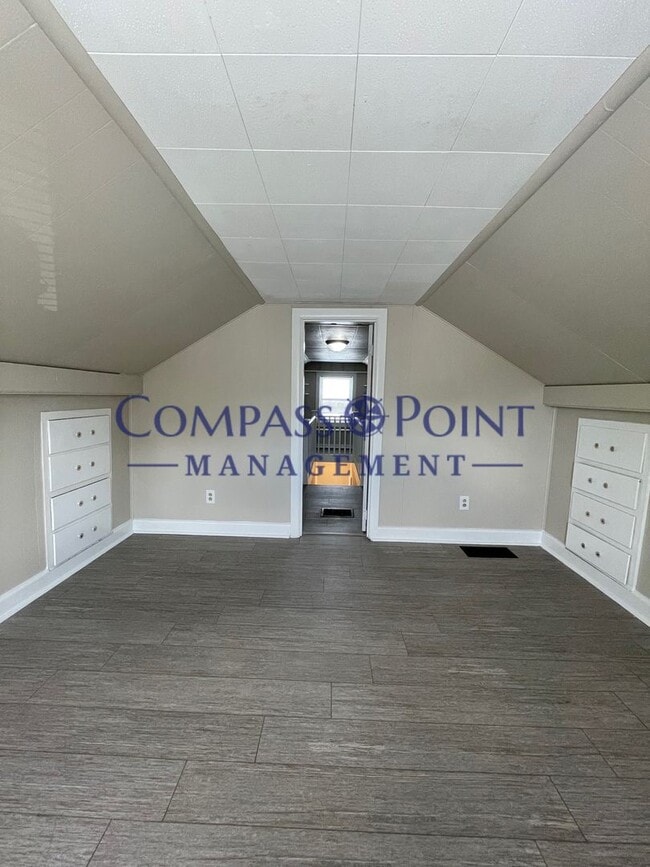 Building Photo - Spring Into Your New Home!