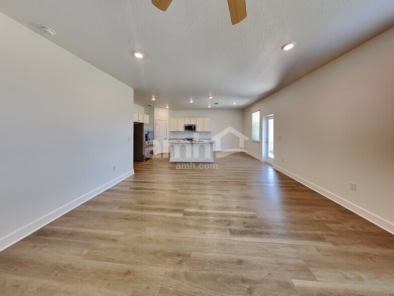 Building Photo - 37778 Dusty Saddle Ln