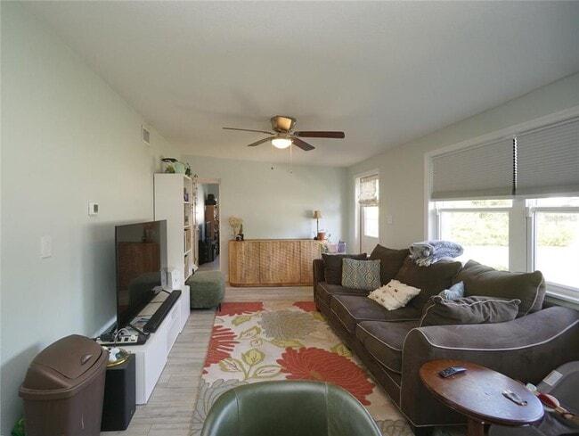 Building Photo - 4108 W Montgomery Terrace