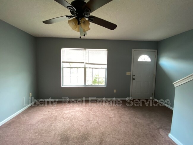 Building Photo - 1100 Pineland Ave
