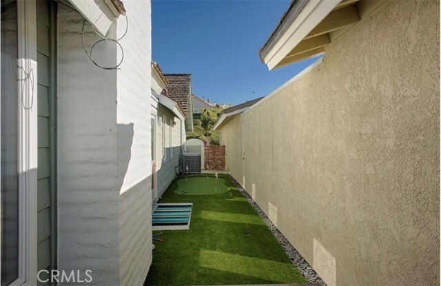 Building Photo - 2123 Yacht Yankee