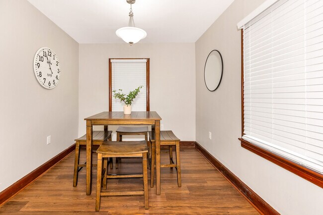 Building Photo - 2806 Union Dr NW