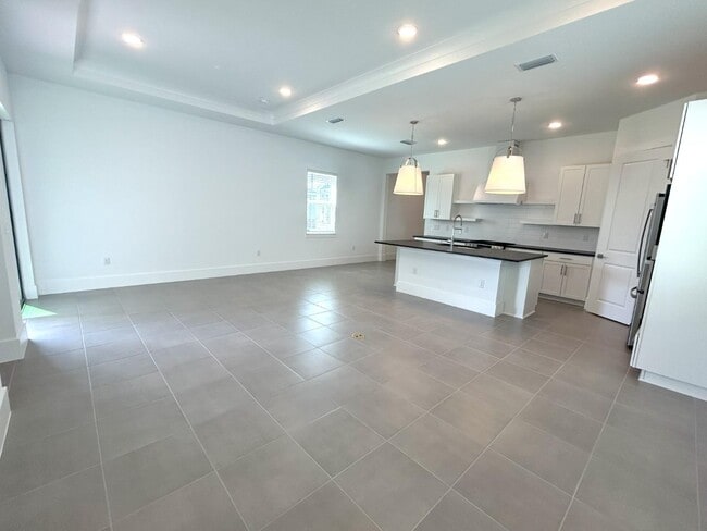 Building Photo - 12615 Clear Sapphire Dr