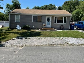 Building Photo - Charming 2BR Home Just Steps from the Beach!