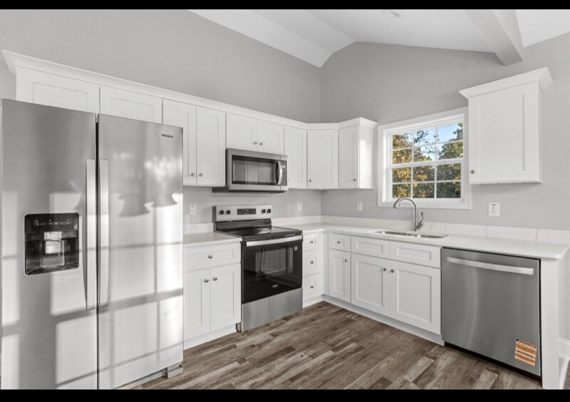 Building Photo - 809 Willeve St SE