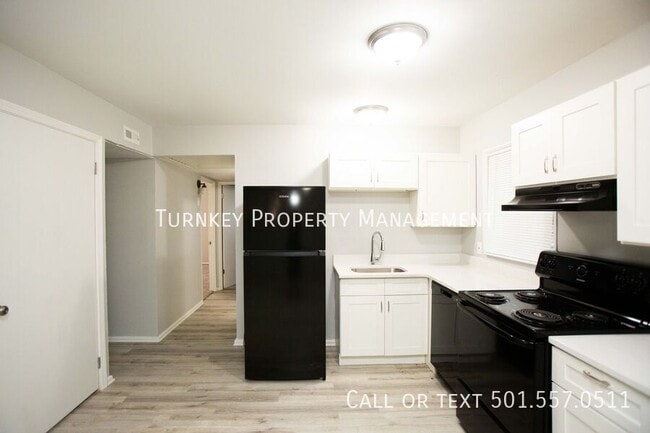 Building Photo - 6 Edgemont Dr