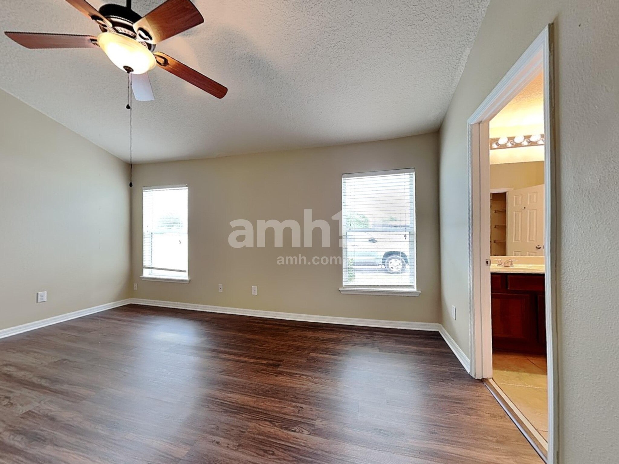 Building Photo - 915 Branchwood Way