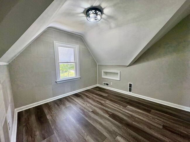 Building Photo - 4165 Harwood Rd