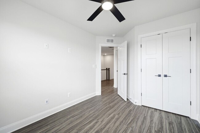 Building Photo - 768 Park Ridge Dr