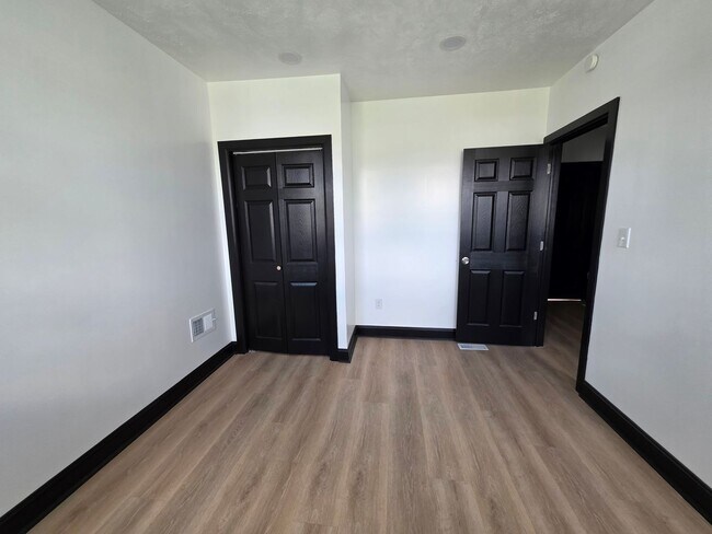 Building Photo - 1111 Freyburg St