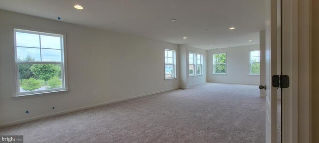 Building Photo - 9431 Alloway Dr