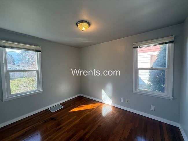 Building Photo - Charming 3 Bed / 1 Bath Home – North Spokane