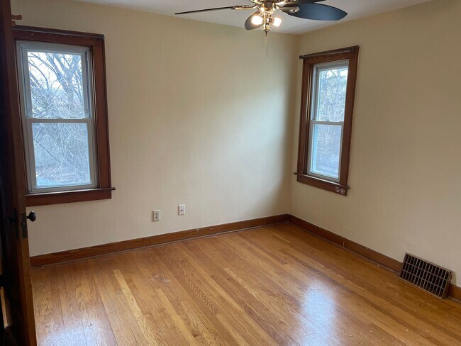 Building Photo - 2100-2102 S 85th St.