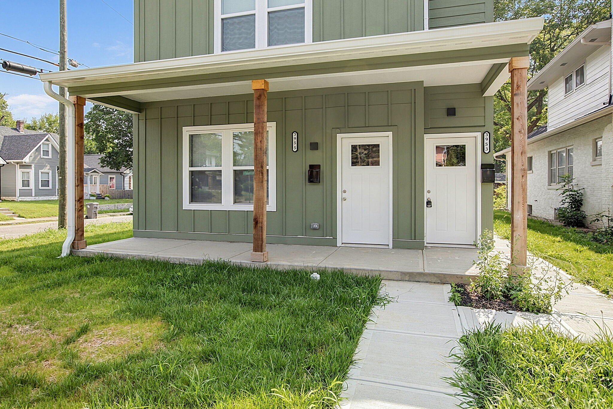 Building Photo - 3955 Rookwood Ave