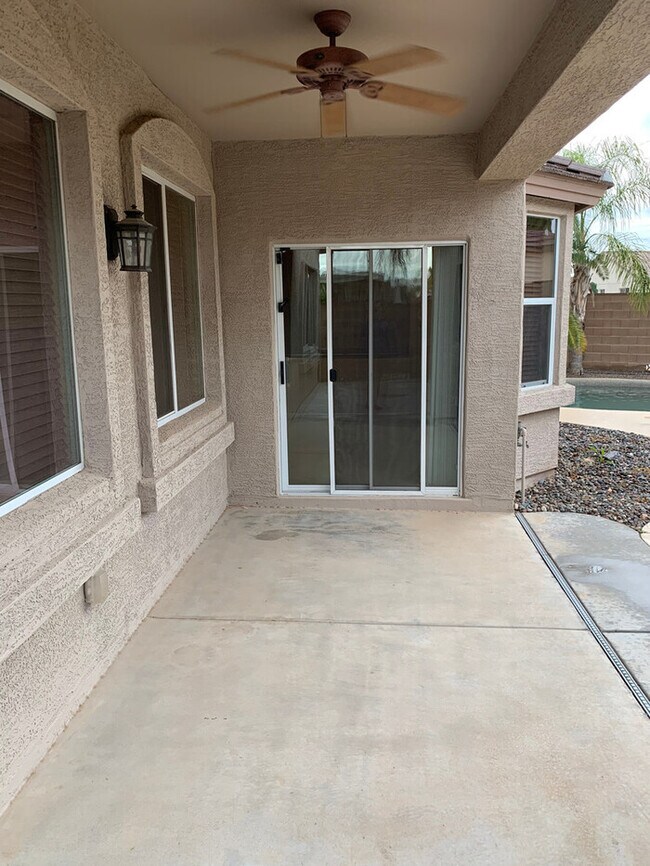 Building Photo - Very Nice 3 bedroom 2 bath home with a guest house