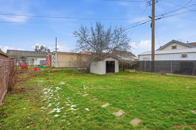 Building Photo - 5111 N Stone St