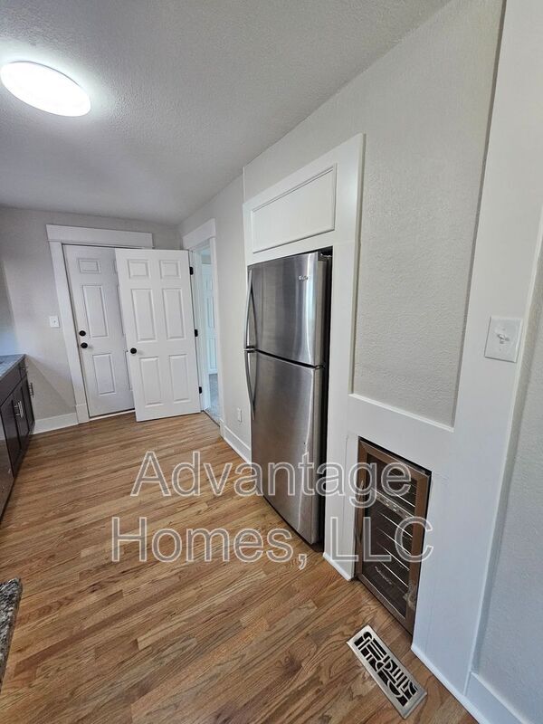 Building Photo - 4619 Bell St