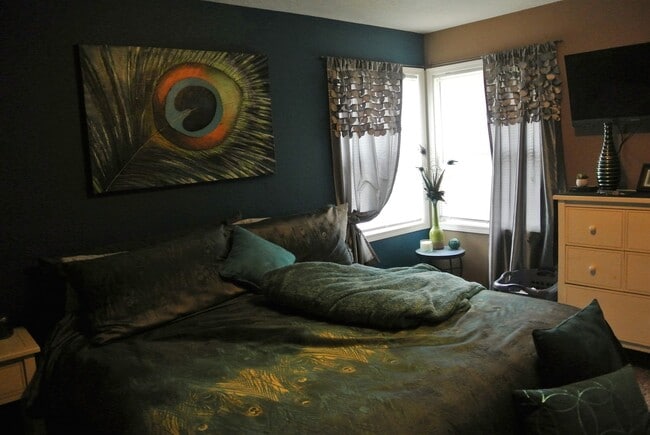 Building Photo - 2 Bedroom House!