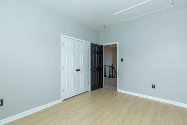 Building Photo - 4 bed, 2.5 bath Single Family Home in Char...