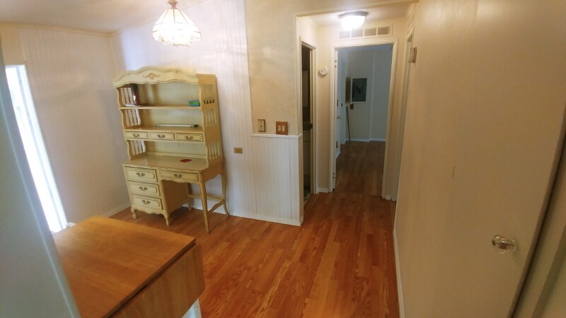 Building Photo - 5935 Camelot Dr N