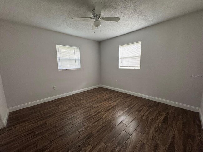 Building Photo - 505 Varsity St