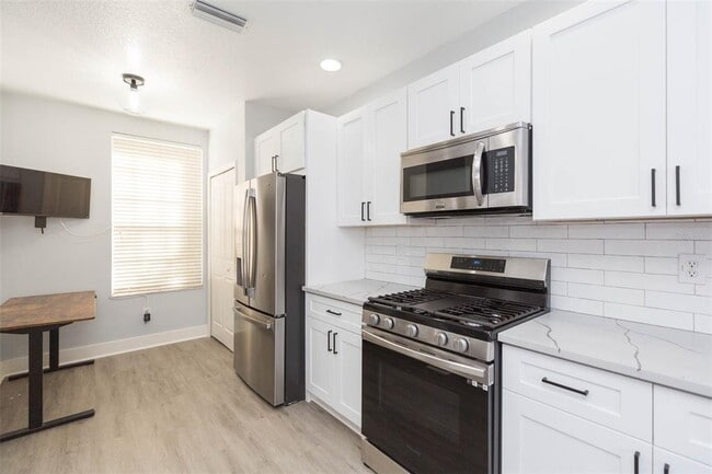 Building Photo - 10020 Tate Ln