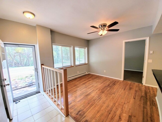 Building Photo - 4934 Little Cub Creek Rd