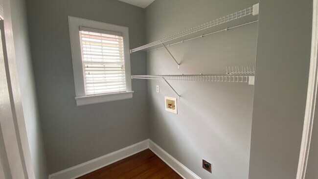 Building Photo - 3 Bedroom 2.5 Bath House in Radcliffeborough - Downtown Charleston