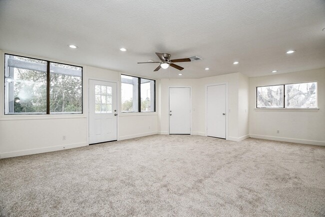 Building Photo - 8115 Fondren Lake Dr