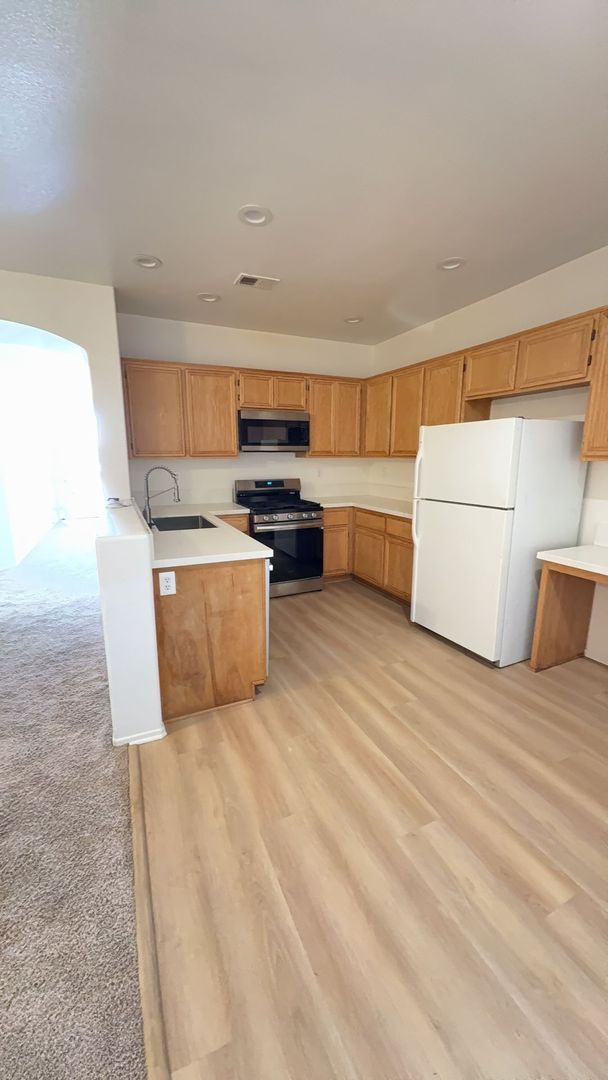 Building Photo - 11584 Fern Pine St