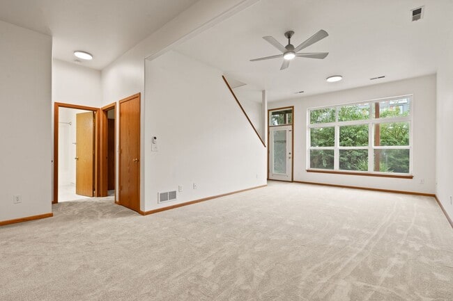 Building Photo - 13-13 Redtail Ct