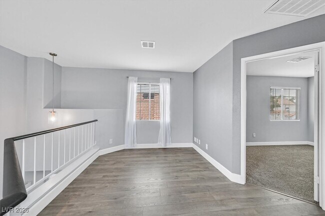 Building Photo - 262 Westwind Rd