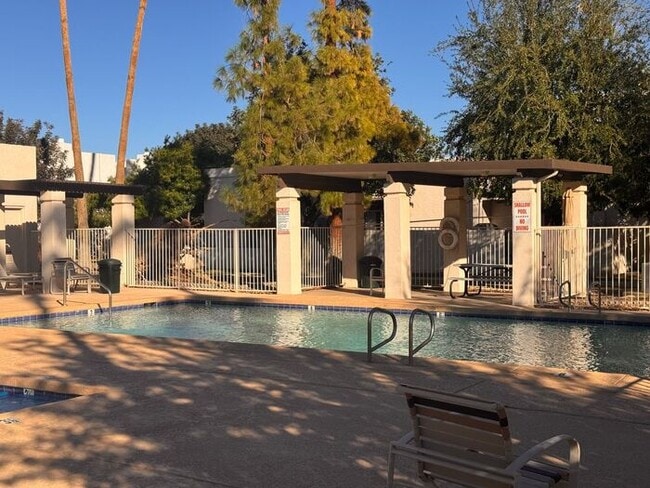 Building Photo - Amazing 3beds/2baths Townhome in Tempe!