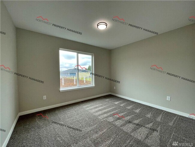 Building Photo - STATUS: *PENDING APPLICATION*   | R245B  |  $2095 + $100 FLAT RATE FOR W/S/G ** MOVE IN SPECIAL**