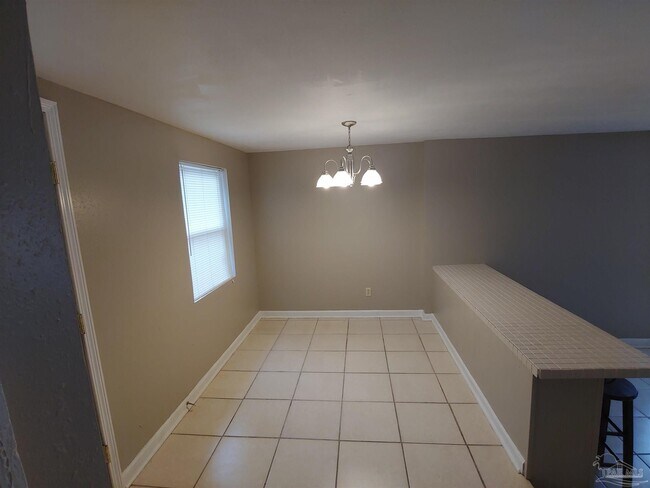 Building Photo - 203 Brigadier St
