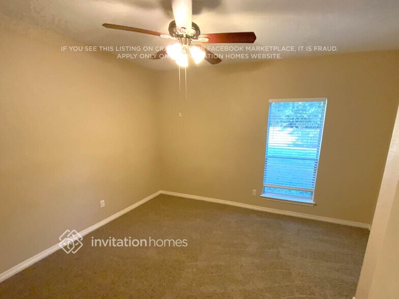Building Photo - 2218 Summer Brook Dr