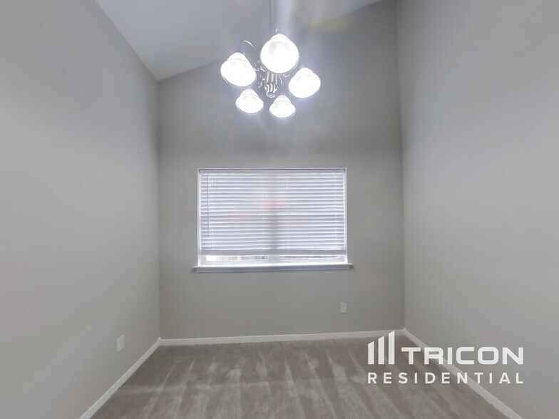 Building Photo - 6906 Falling Waters Dr