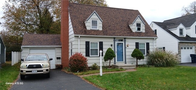 Primary Photo - 183 Thorncliffe Dr