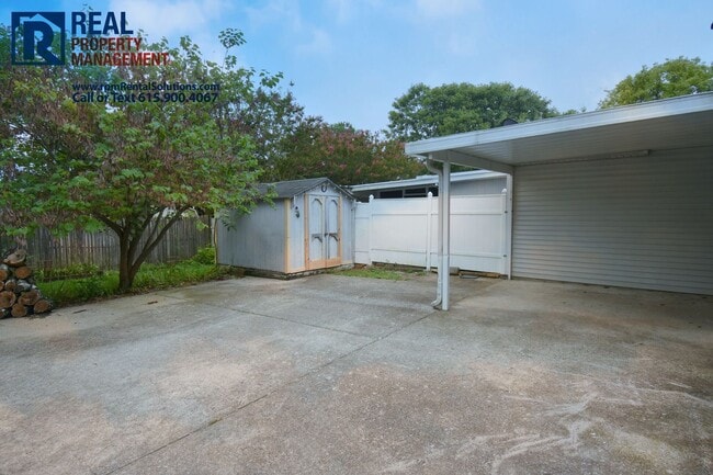 Building Photo - Spacious 3BR/2.5BA in Murfreesboro!