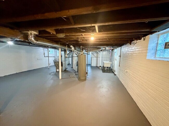 Building Photo - 14434 Mettetal St