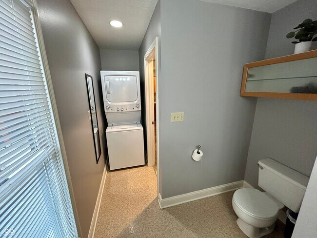 Building Photo - 2049 Alabama St